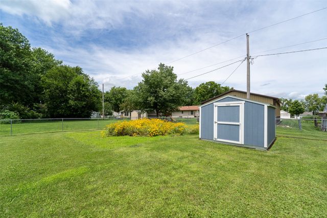 621 State Street, Dexter, IA 50070
