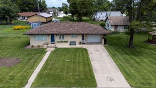 621 State Street, Dexter, IA 50070