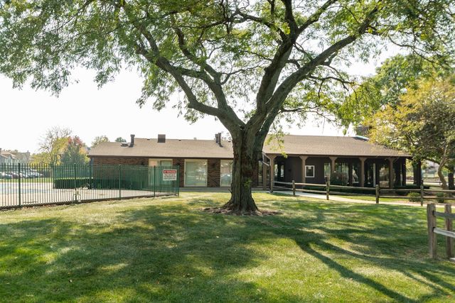 18001 Oak Park Avenue D, Tinley Park, IL 60477