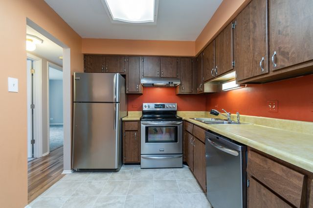 18001 Oak Park Avenue D, Tinley Park, IL 60477