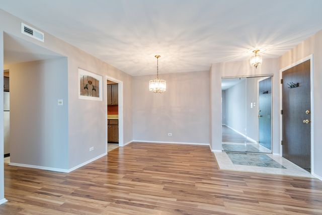 18001 Oak Park Avenue D, Tinley Park, IL 60477