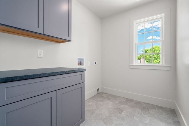 26 N Gateway, Winchester, MA 01890