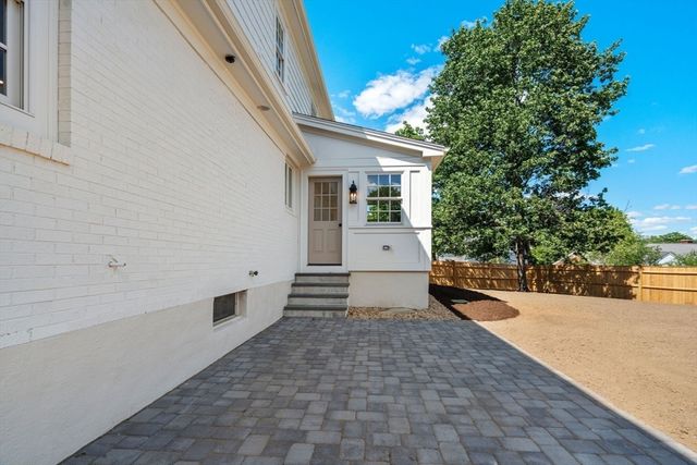 26 N Gateway, Winchester, MA 01890