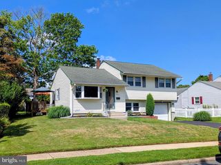 3641 DEEPWATER LN, Brookhaven, PA 19015