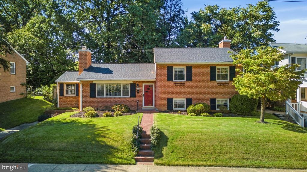 6237 12TH ST N, Arlington, VA 22205