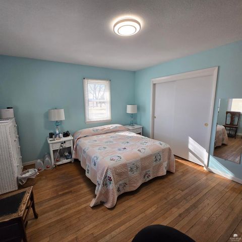 2260 Fair Road, Abilene, KS 67410