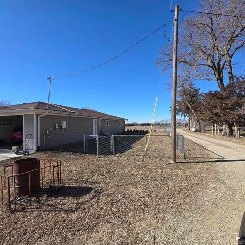 2260 Fair Road, Abilene, KS 67410