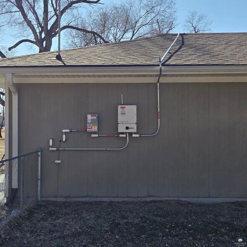 2260 Fair Road, Abilene, KS 67410