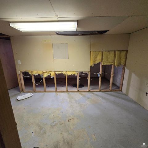 2260 Fair Road, Abilene, KS 67410