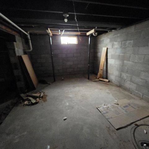 2260 Fair Road, Abilene, KS 67410