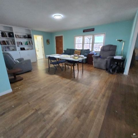 2260 Fair Road, Abilene, KS 67410