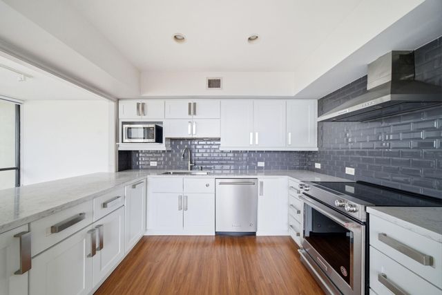 15 Greenway Plaza 25J, Houston, TX 77046