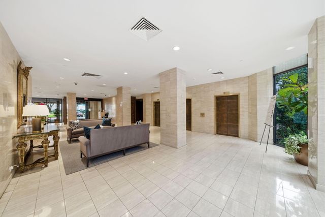 15 Greenway Plaza 25J, Houston, TX 77046