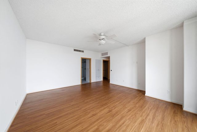 15 Greenway Plaza 25J, Houston, TX 77046