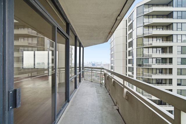 15 Greenway Plaza 25J, Houston, TX 77046