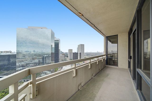 15 Greenway Plaza 25J, Houston, TX 77046