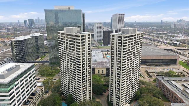 15 Greenway Plaza 25J, Houston, TX 77046