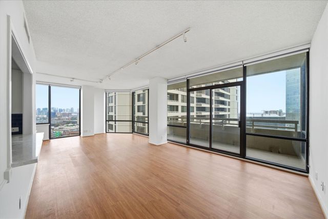 15 Greenway Plaza 25J, Houston, TX 77046