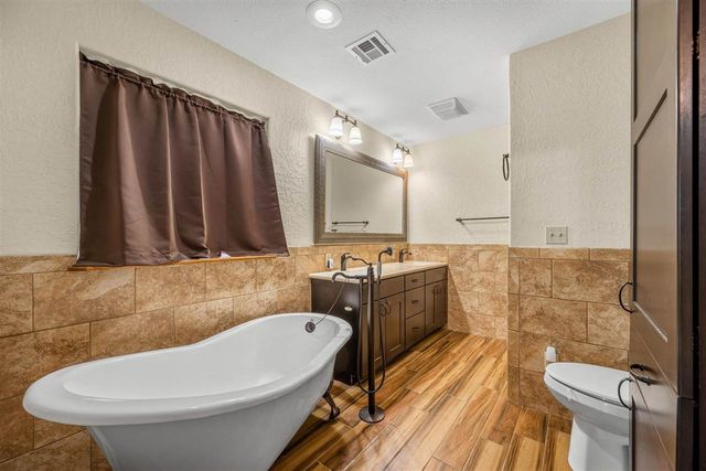 10048 SE Bishop, Lawton, OK 73505