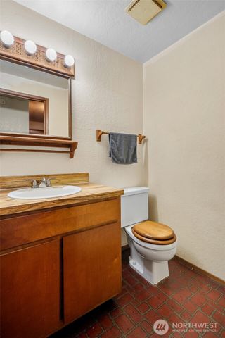 3375 Camp Lane NW, Seabeck, WA 98380