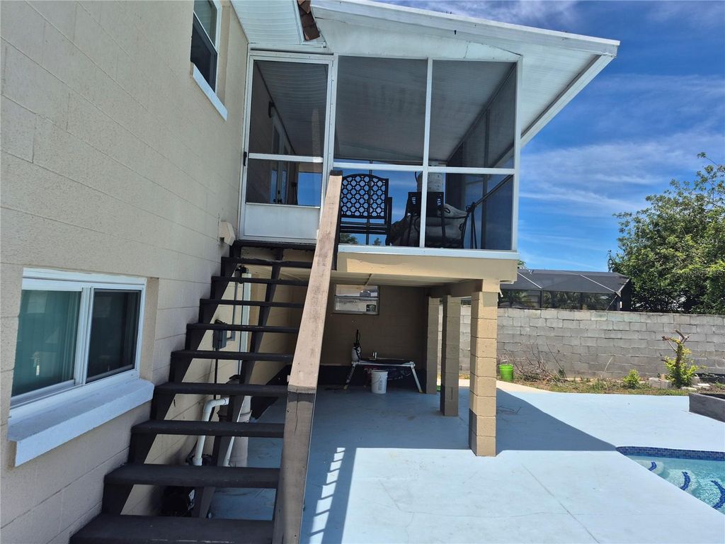 Image 2 of property listing at 6569 BENHAM COURT, Orlando, FL 32818