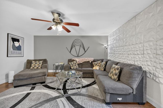 5225 Columbine Way, Carmichael, CA 95608