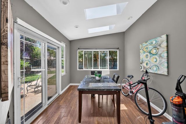 5225 Columbine Way, Carmichael, CA 95608