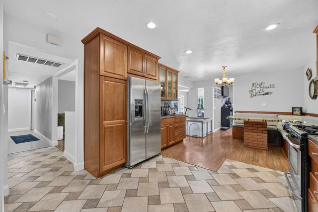 5225 Columbine Way, Carmichael, CA 95608