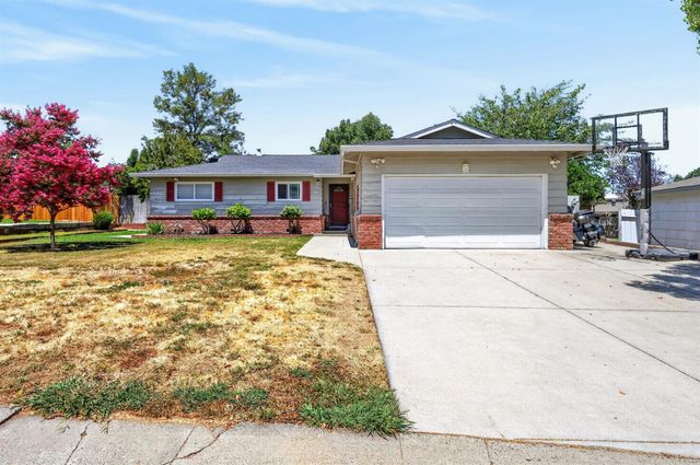 5225 Columbine Way, Carmichael, CA 95608
