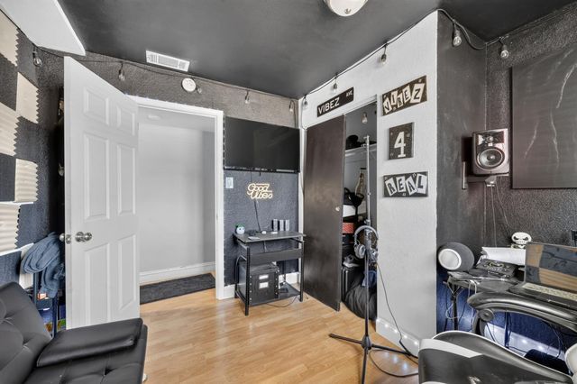 5225 Columbine Way, Carmichael, CA 95608