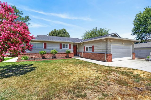 5225 Columbine Way, Carmichael, CA 95608