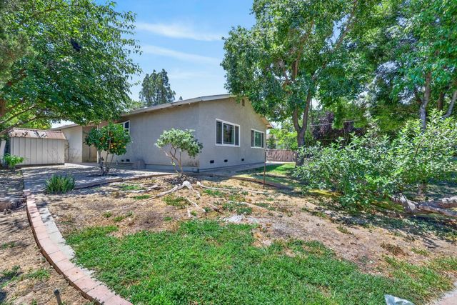 5225 Columbine Way, Carmichael, CA 95608