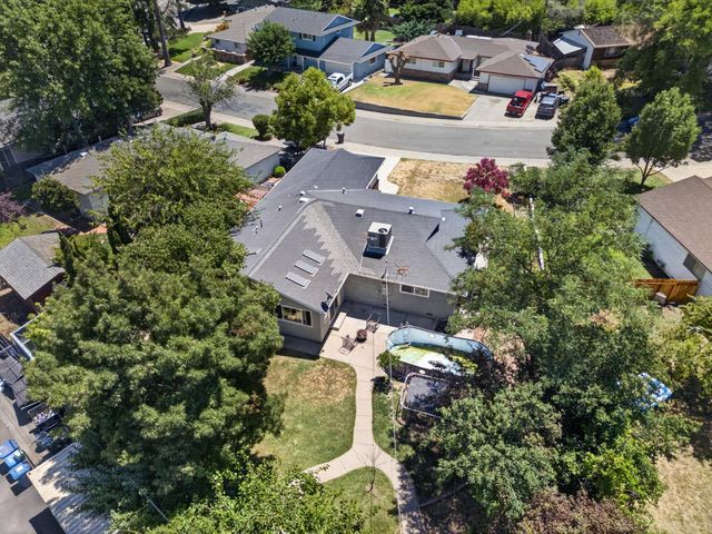 5225 Columbine Way, Carmichael, CA 95608