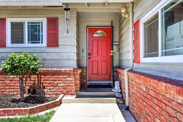5225 Columbine Way, Carmichael, CA 95608