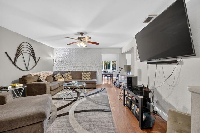 5225 Columbine Way, Carmichael, CA 95608