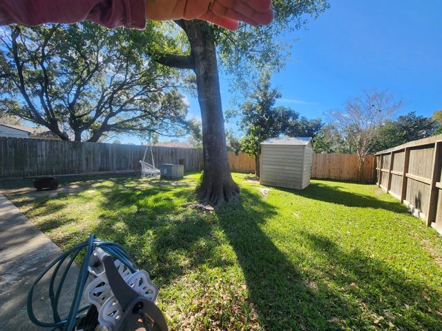 13715 Vickston Lane, Houston, TX 77014