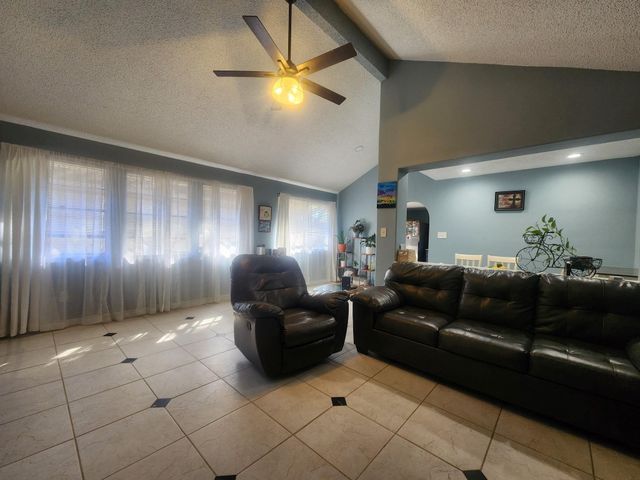 13715 Vickston Lane, Houston, TX 77014