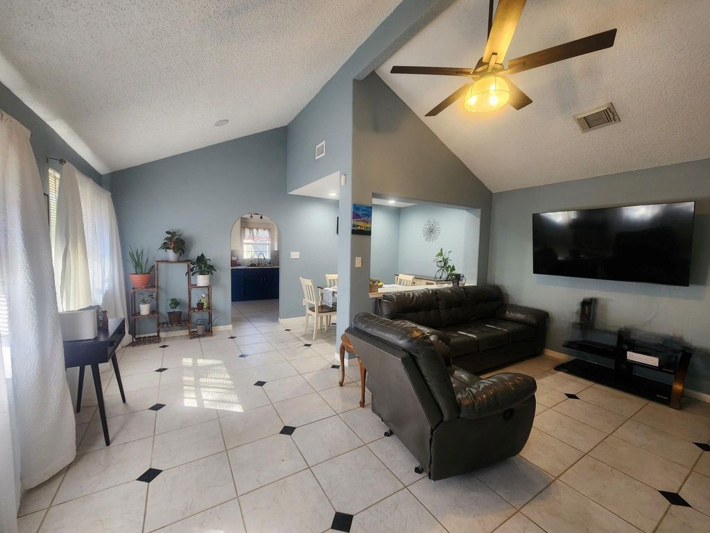 13715 Vickston Lane, Houston, TX 77014