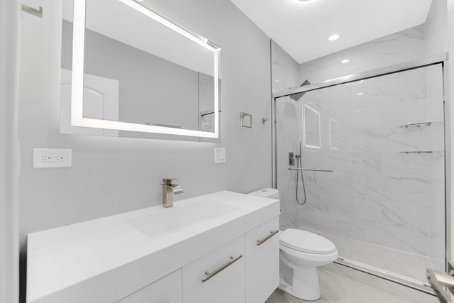 4721 W Warwick Avenue, Chicago, IL 60641