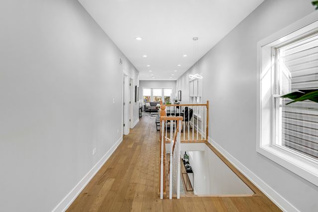 4721 W Warwick Avenue, Chicago, IL 60641