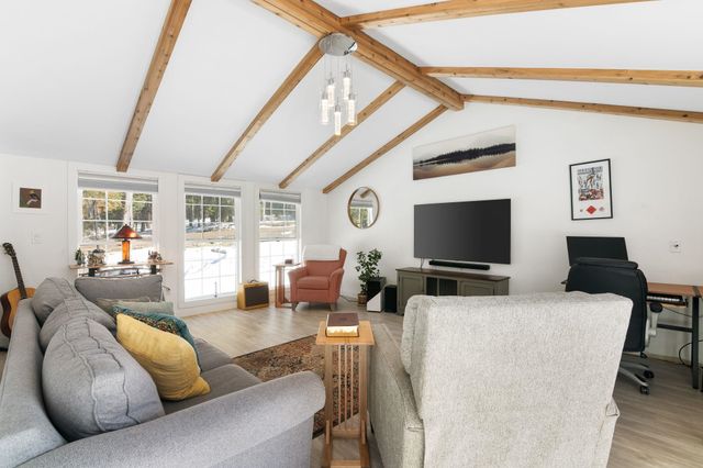 175 Sak Road, Vernon, VT 05354