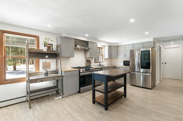 175 Sak Road, Vernon, VT 05354