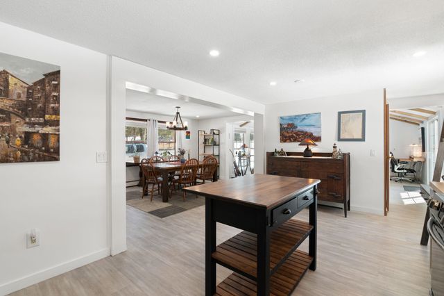 175 Sak Road, Vernon, VT 05354