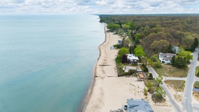 318 El Portal Drive, Michigan City, IN 46360