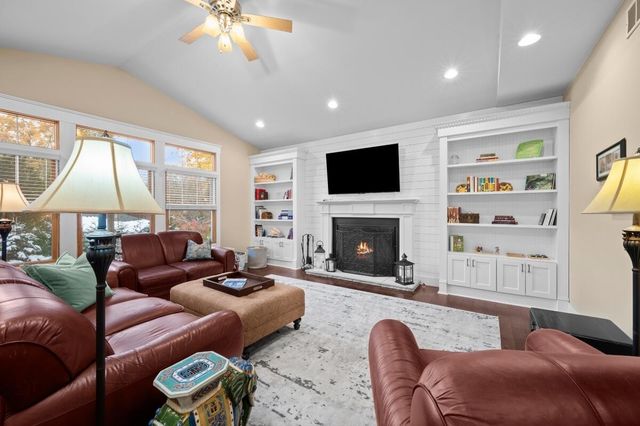 318 El Portal Drive, Michigan City, IN 46360