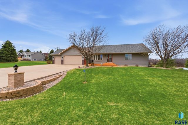 8501 E Saddle Creek Rd Road, Sioux Falls, SD 57110