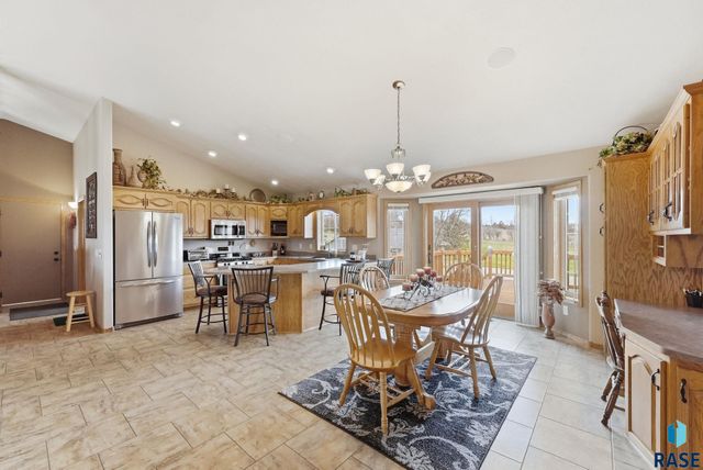 8501 E Saddle Creek Rd Road, Sioux Falls, SD 57110
