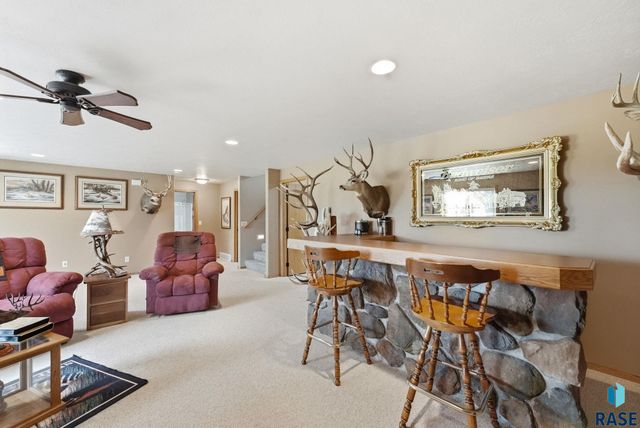 8501 E Saddle Creek Rd Road, Sioux Falls, SD 57110