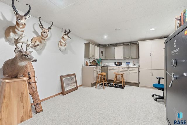 8501 E Saddle Creek Rd Road, Sioux Falls, SD 57110