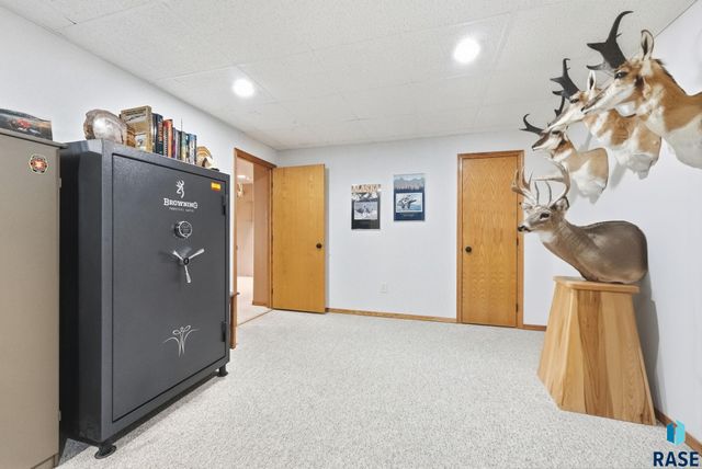 8501 E Saddle Creek Rd Road, Sioux Falls, SD 57110